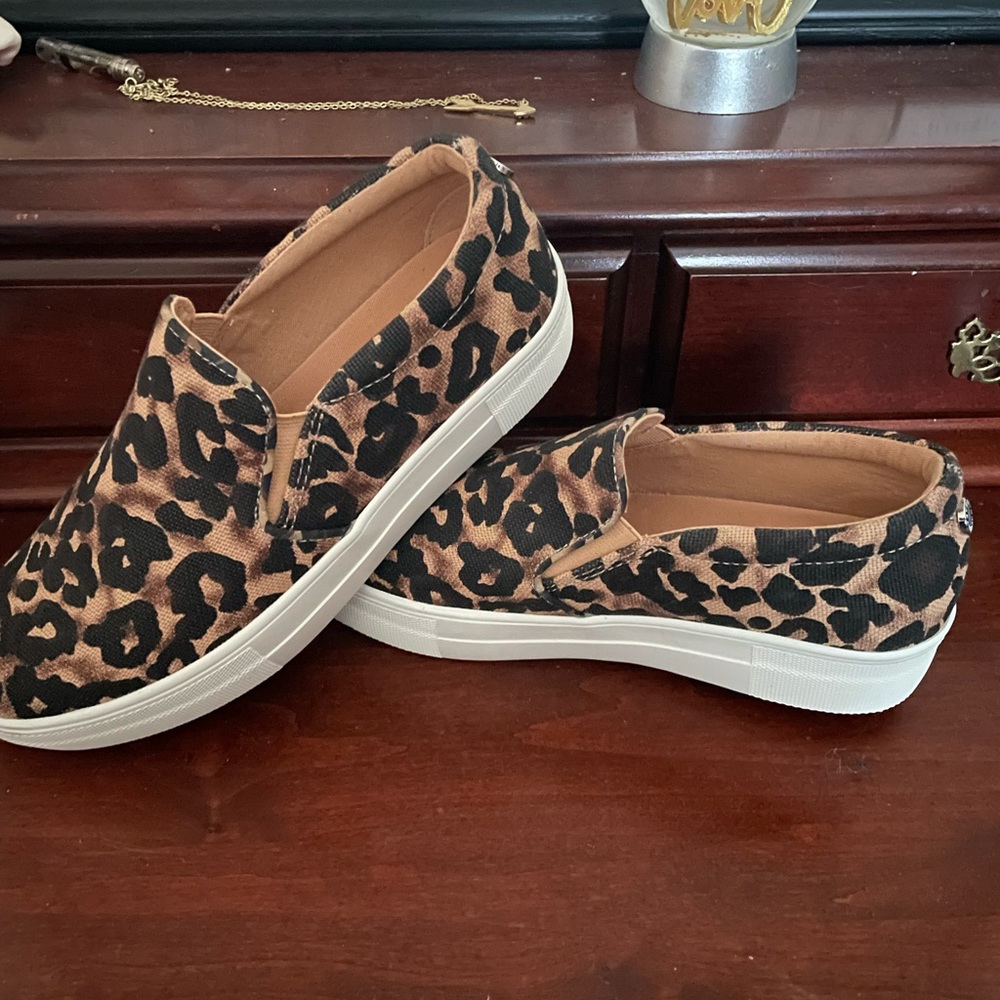 Leopard print Steve Madden shoes